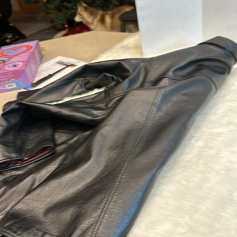 Colebrook & Co. Black Leather jacket Size 1X with front buttons and pockets